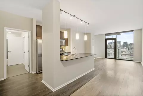 123 N Desplaines St, Chicago, IL 60661
