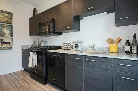 805 N La Salle Dr, Chicago, IL 60610