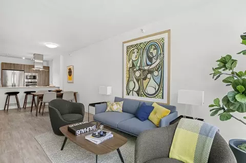 220 E Illinois St #1-1, Chicago, IL 60611