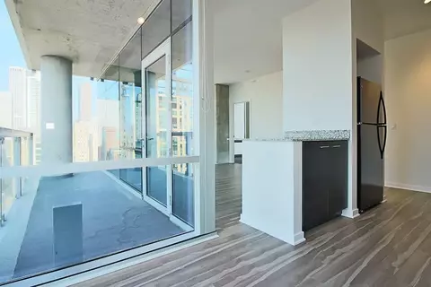 805 N La Salle Dr #1-2, Chicago, IL 60610