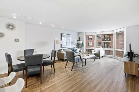 1130 N Dearborn St #1-1, Chicago, IL 60610