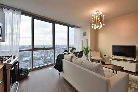 727 W Madison St, Chicago, IL 60661