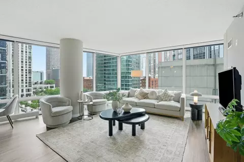 355 E Ohio St #2-2, Chicago, IL 60611