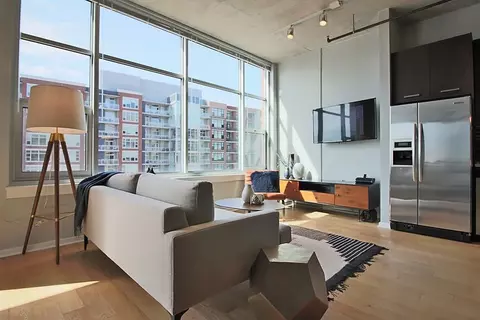 150 W Roosevelt Rd #2-1, Chicago, IL 60605