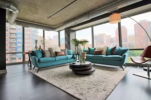 900 S Clark St #2-2, Chicago, IL 60605