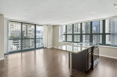 1 W Superior St #2-2, Chicago, IL 60654