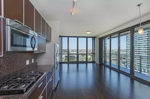 670 W Wayman St #2-2, Chicago, IL 60661