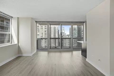 540 N State St #2-2, Chicago, IL 60654