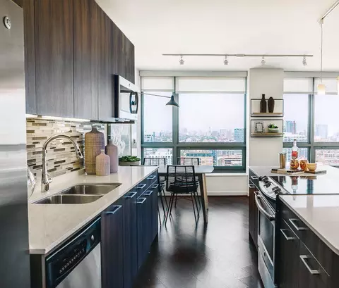 360 W Hubbard St #2-2, Chicago, IL 60654