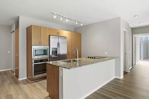 200 E Illinois St #2-2, Chicago, IL 60611