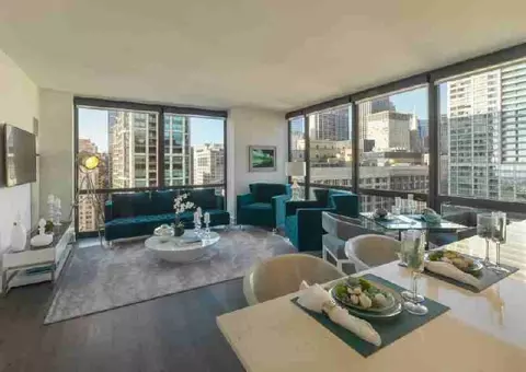 73 E Lake St #2-2, Chicago, IL 60601