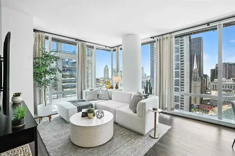111 W Wacker Dr #2-2, Chicago, IL 60601