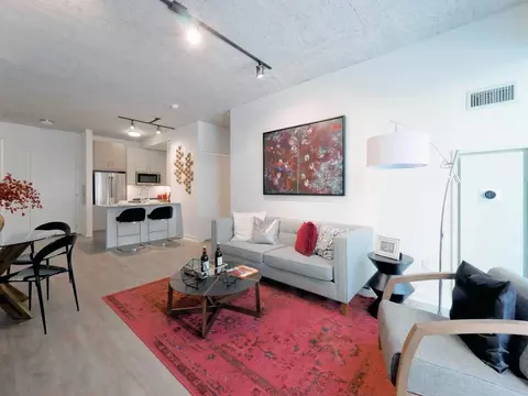 423 E Ohio St #2-2, Chicago, IL 60611