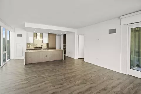 1140 N Wells St #2-2, Chicago, IL 60610