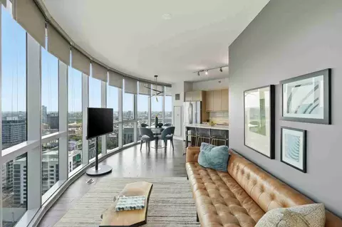 727 W Madison St #2-2, Chicago, IL 60661