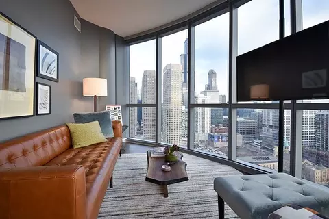 727 W Madison St #2-2, Chicago, IL 60661