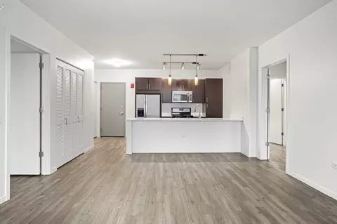 3740 N Halsted St #2-2, Chicago, IL 60613