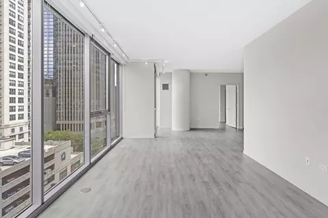 8 E Huron St #2-2-5, Chicago, IL 60611