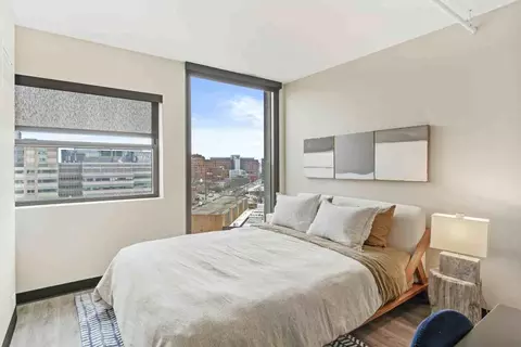 1922 W Ogden Ave #2-1, Chicago, IL 60612