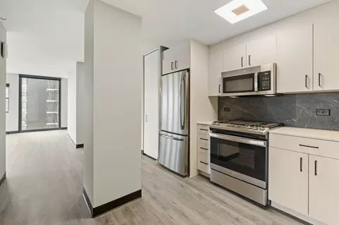 1922 W Ogden Ave #2-2, Chicago, IL 60612