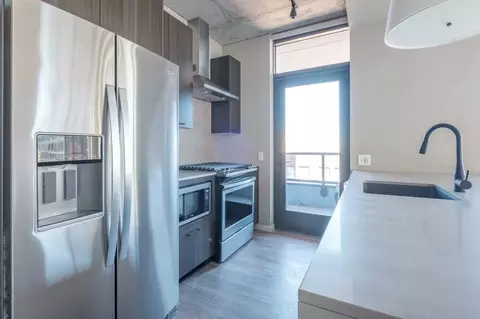 939 W Washington Blvd #3-2, Chicago, IL 60607