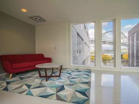 1650 NW 13th Ave, Portland, OR 97209
