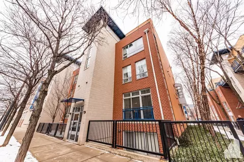 23 N Racine Ave #406, Chicago, IL 60607