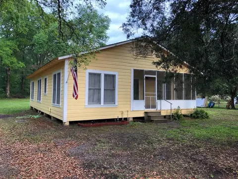 104 S 16th St #1, Oakdale, LA 71463