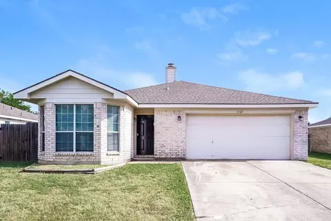 1121 Sandalwood Dr, Fort Worth, TX 76140