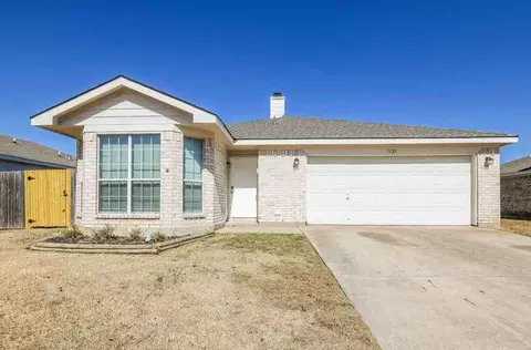 1121 Sandalwood Dr, Fort Worth, TX 76140