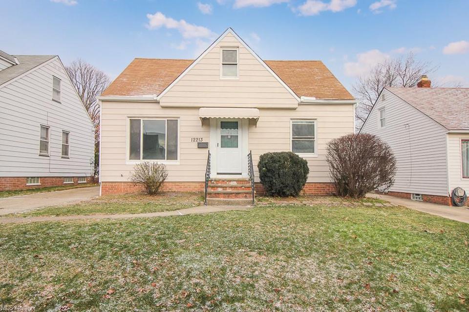 12213 Tonsing Dr, Garfield Heights, OH 44125 32 Photos MLS