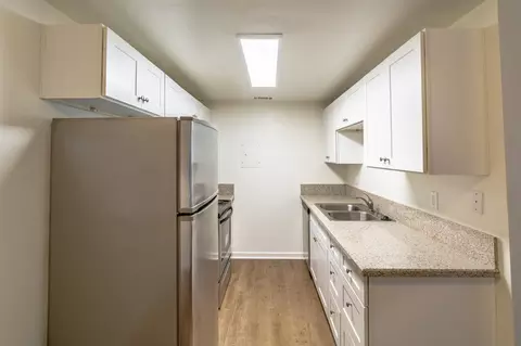 5310 Canyon Crest Dr #33, Riverside, CA 92507