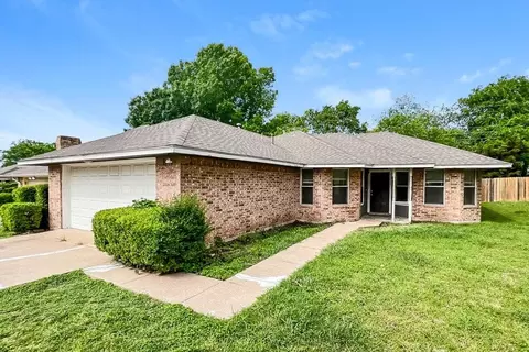 1311 Mallard Dr, Desoto, TX 75115