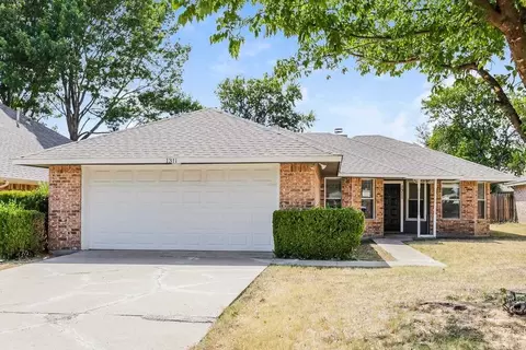 1311 Mallard Dr, Desoto, TX 75115