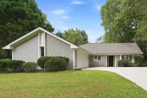 4392 Hardwood Cir SW, Lilburn, GA 30047