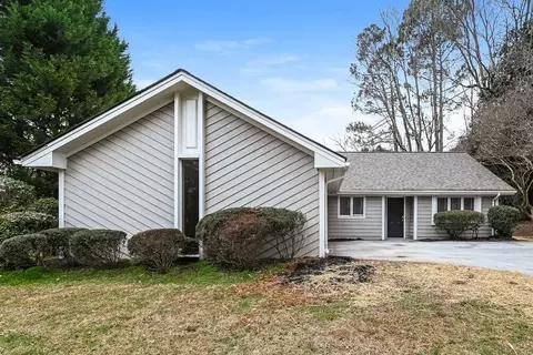 4392 Hardwood Cir SW, Lilburn, GA 30047