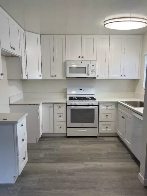 15029 Burbank Blvd #1, Sherman Oaks, CA 91411