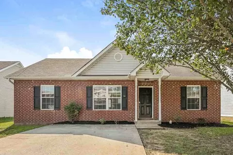 154 Dreville Dr, La Vergne, TN 37086