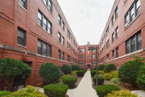 5736 N Winthrop Ave #314, Chicago, IL 60660