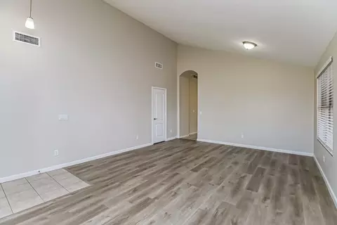 477 E Devon Dr, Gilbert, AZ 85296 photo 4