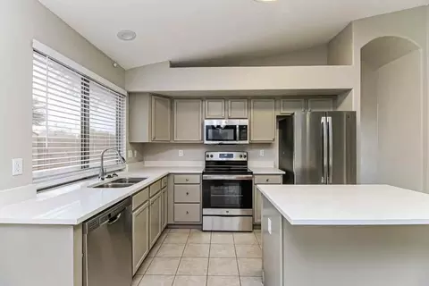 477 E Devon Dr, Gilbert, AZ 85296 photo 6