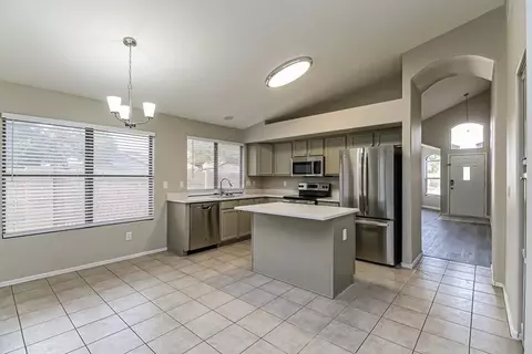 477 E Devon Dr, Gilbert, AZ 85296 photo 5