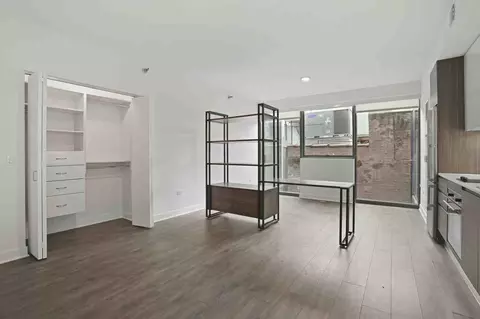 221 W Hubbard St, Chicago, IL 60654