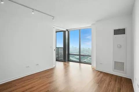 520 N Kingsbury St, Chicago, IL 60654