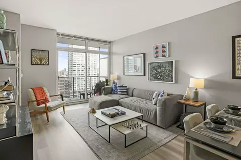 730 S Clark St #1-1, Chicago, IL 60605