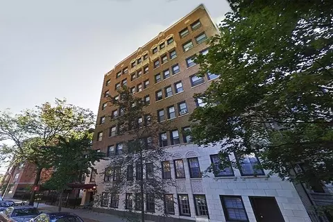 817 W Lakeside Pl #204, Chicago, IL 60640