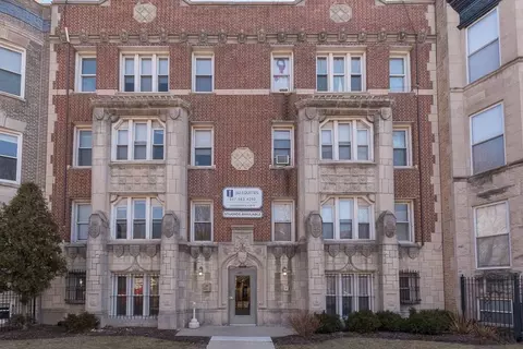 4735 N Beacon St #314, Chicago, IL 60640