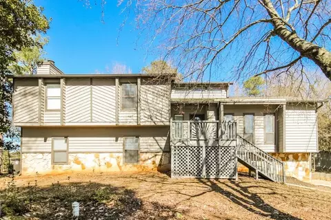 8950 Western Pines Ct, Douglasville, GA 30134