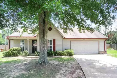 10431 Amanda Dr, Olive Branch, MS 38654