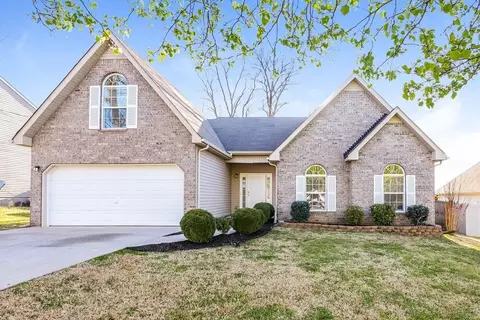 346 Clearlake Dr, La Vergne, TN 37086